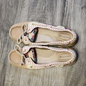 Tan and flower sperry